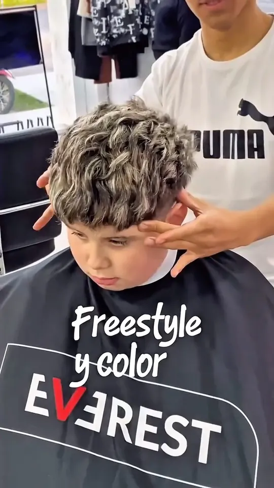 Reel de Lander Studio presentando a un especialista en freestyle y color